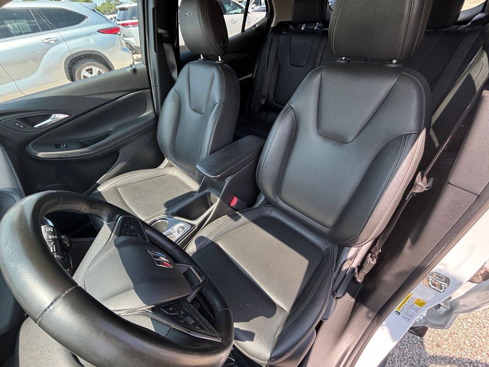Used 2024 Buick Encore GX Sport Touring FWD image 33