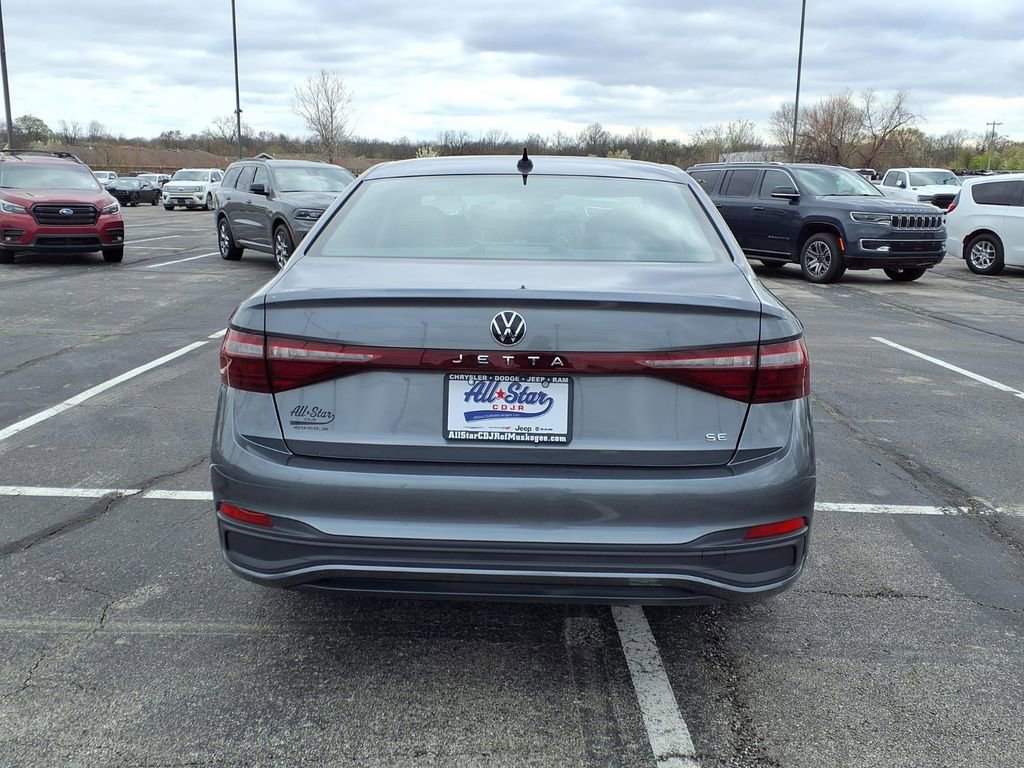 Used 2025 Volkswagen Jetta SE image 6