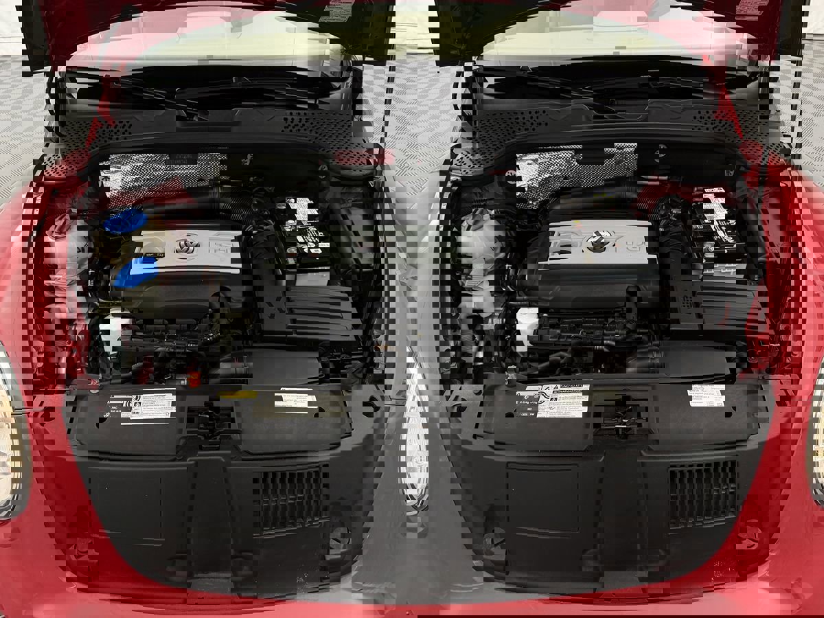 Used 2013 Volkswagen Beetle 2.0T image 30