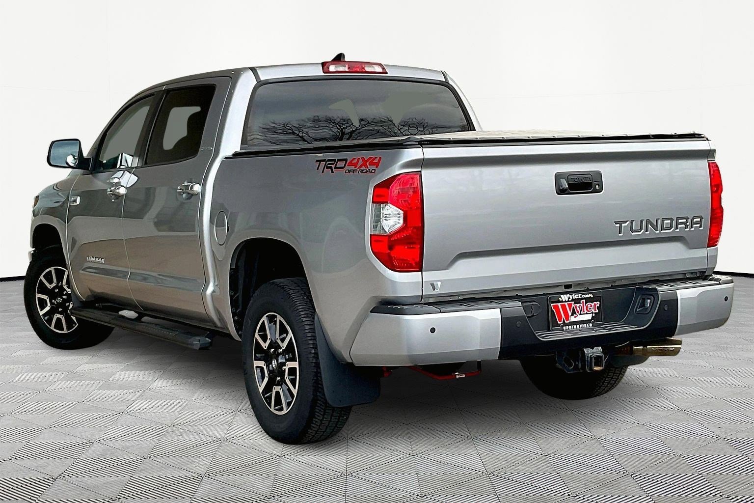 Used 2020 Toyota Tundra Limited w/ Limited Premium Package image 4