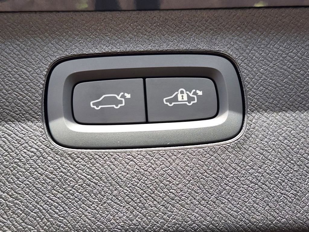 New 2026 Volvo XC90 B6 Plus w/ Protection Package Premier image 23