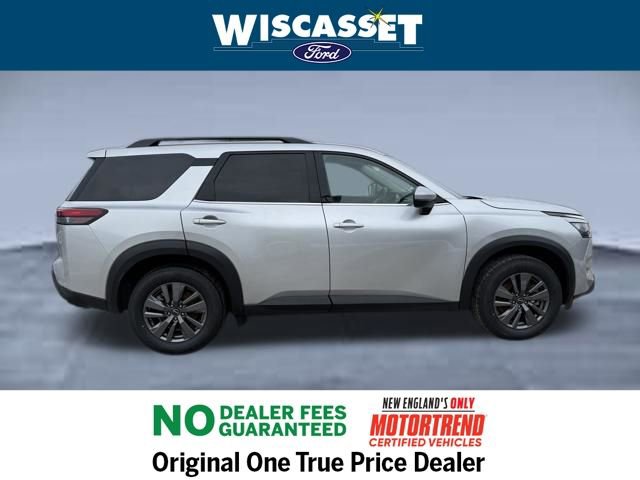Used 2024 Nissan Pathfinder SV image 6