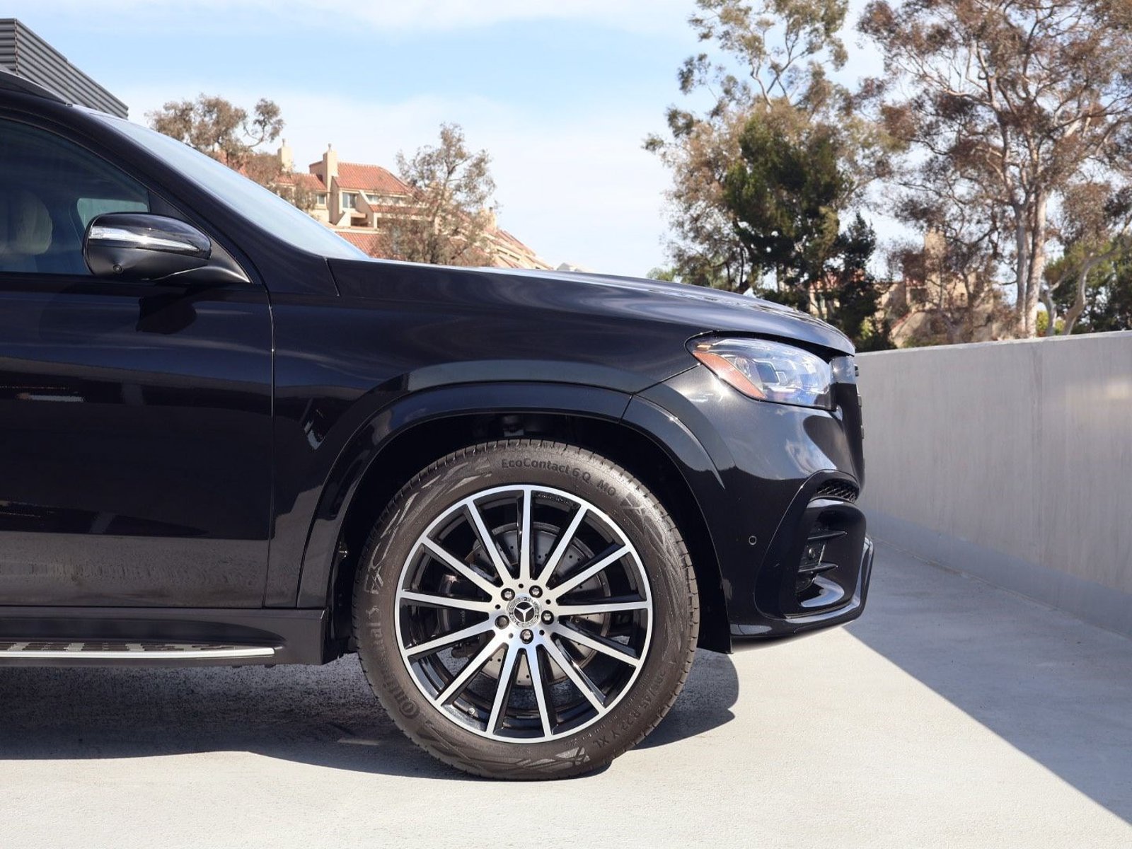 Used 2025 Mercedes-Benz GLS 580 4MATIC image 11
