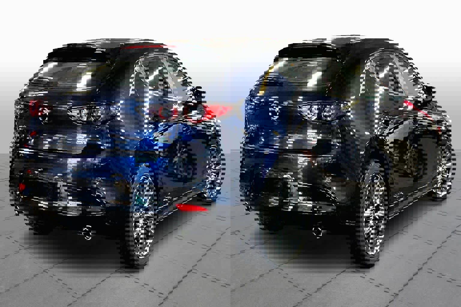 Used 2021 MAZDA MAZDA3 s image 12