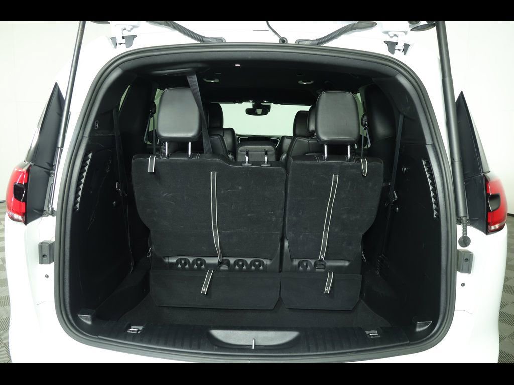 Used 2025 Chrysler Pacifica Select FWD image 12