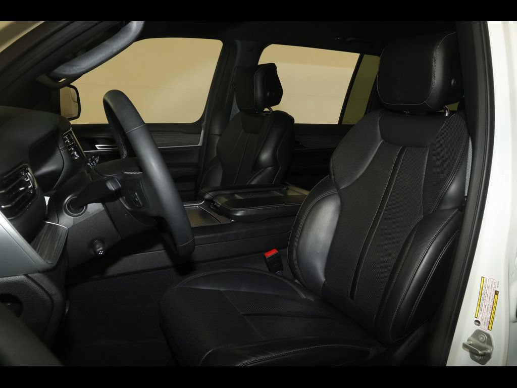 Used 2024 Jeep Wagoneer Series II w/ Flexible Seating Group AWD/4WD image 16
