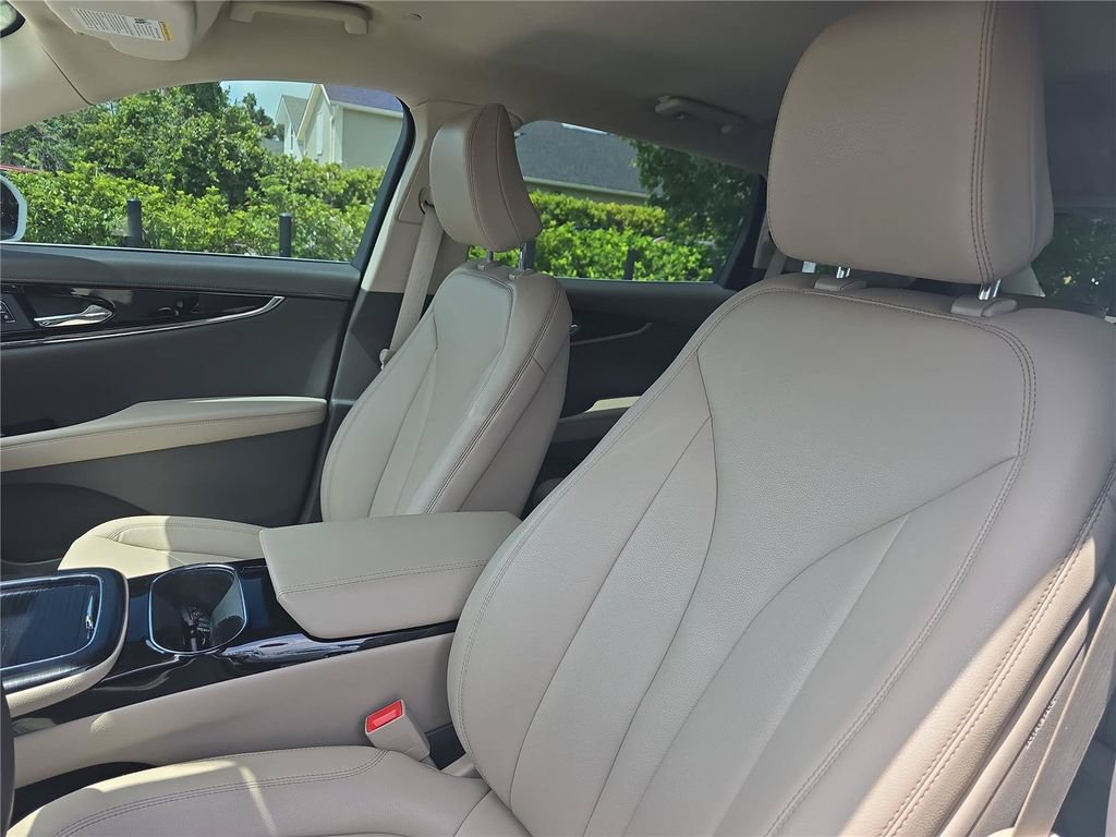 Used 2023 Lincoln Nautilus FWD w/ Premium Package image 17