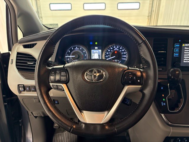 Used 2017 Toyota Sienna XLE w/ XLE Navigation Package FWD image 11