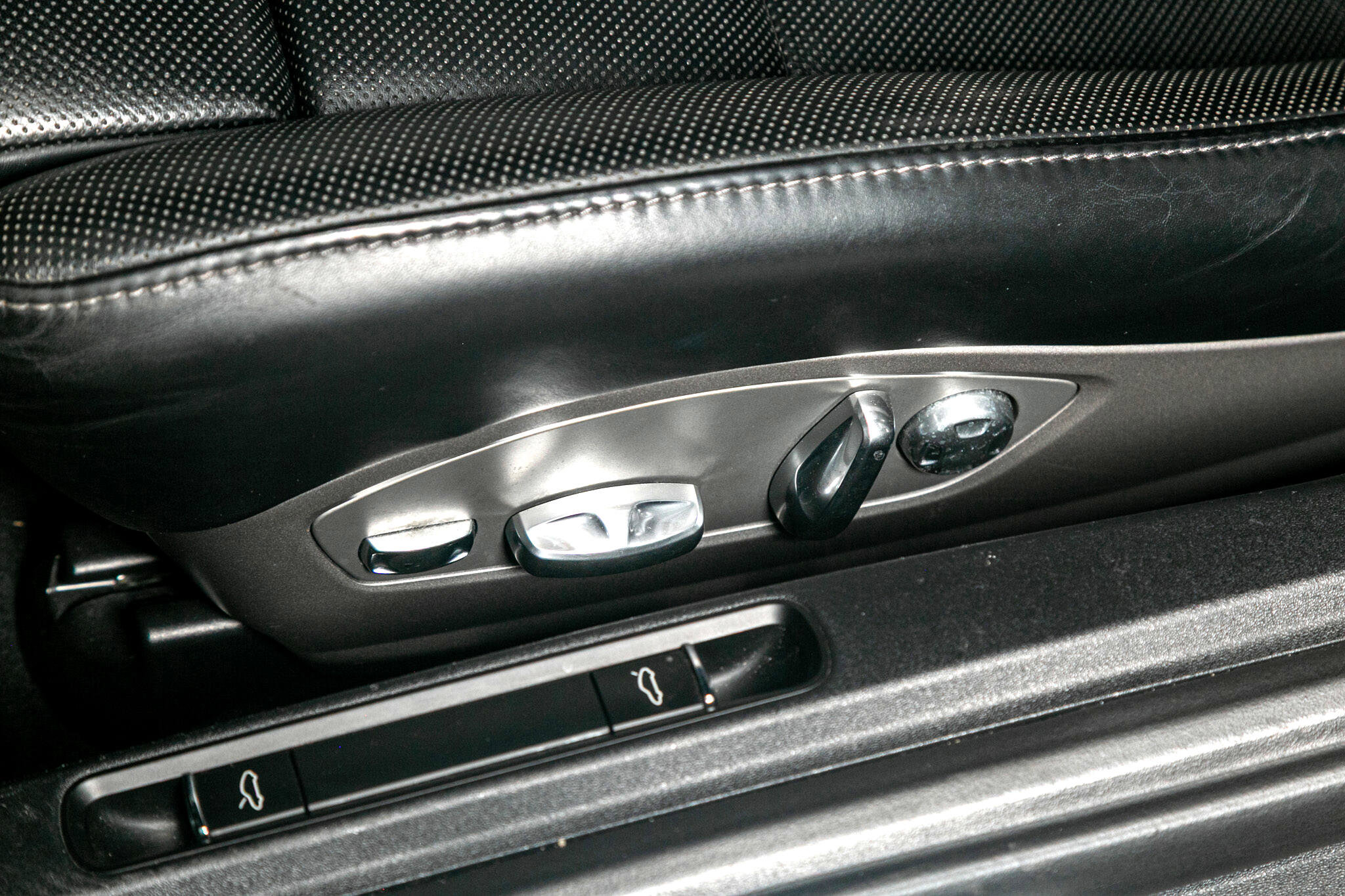 Used 2015 Porsche 911 Turbo image 19