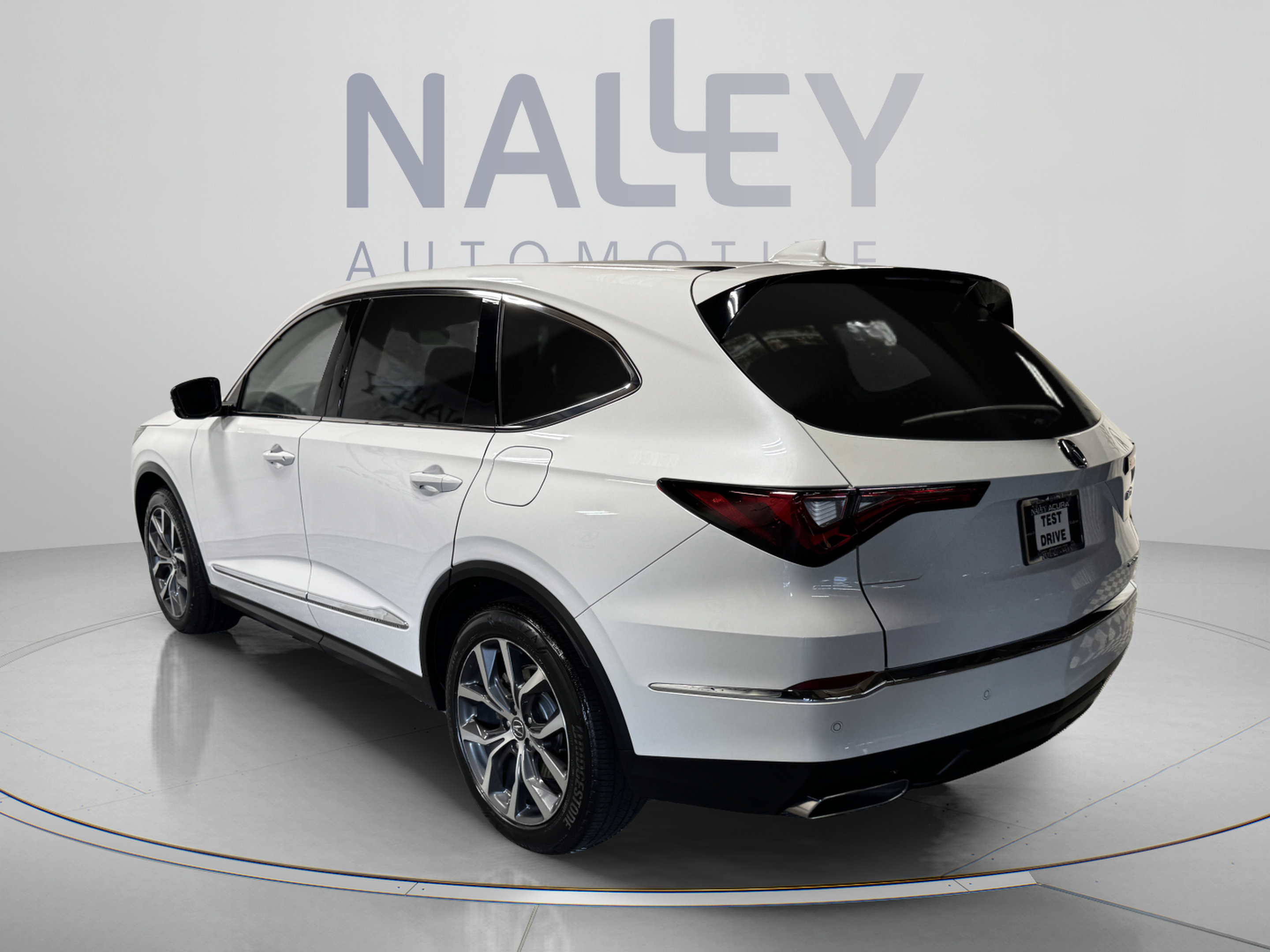 Certified 2023 Acura MDX w/ Technology Package AWD/4WD image 3