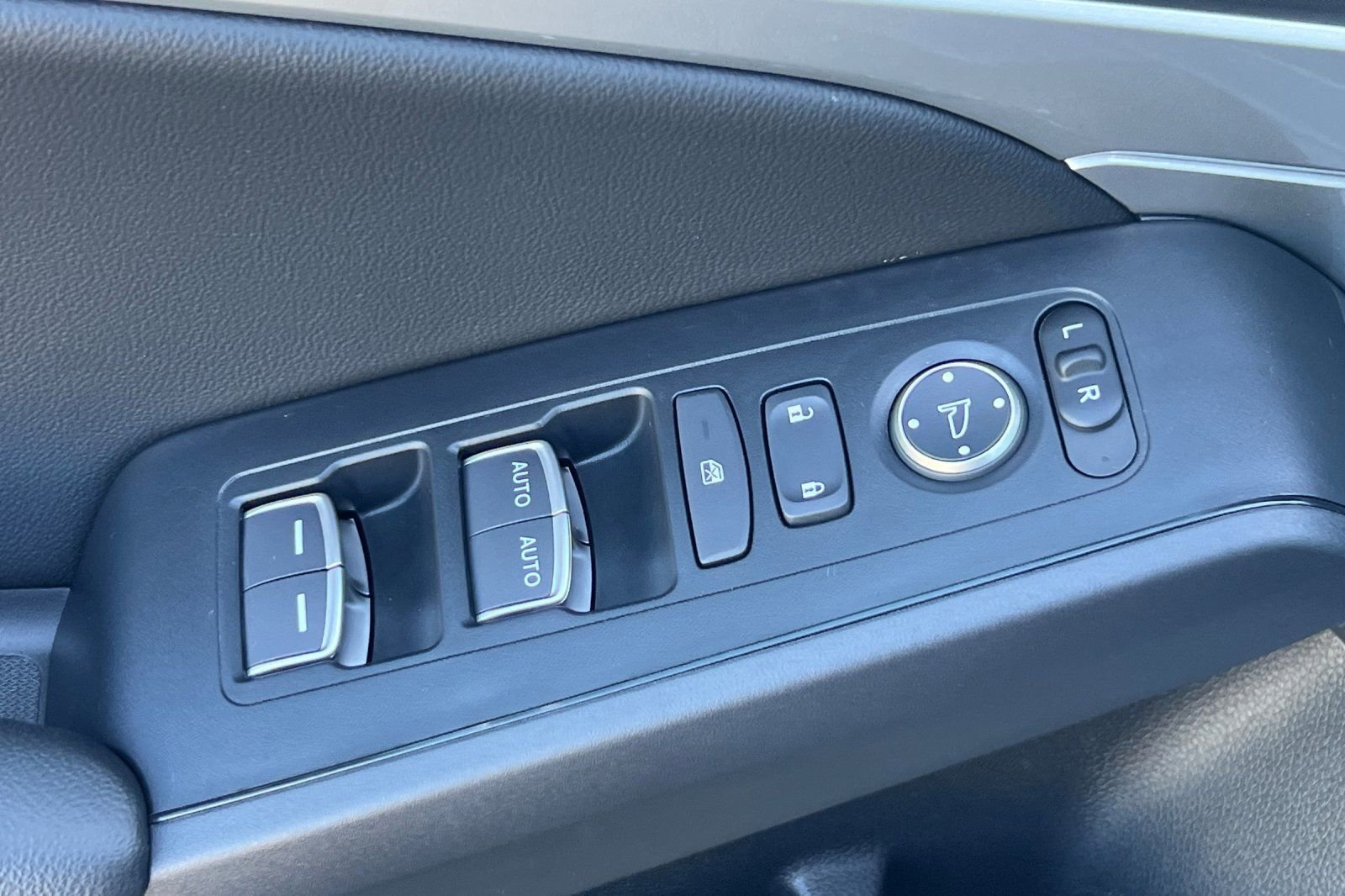 Used 2025 Acura Integra FWD image 15