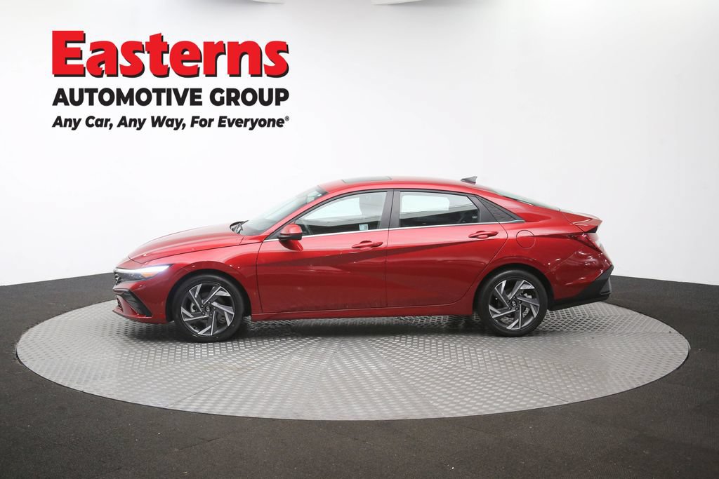 Used 2025 Hyundai Elantra SEL FWD image 62