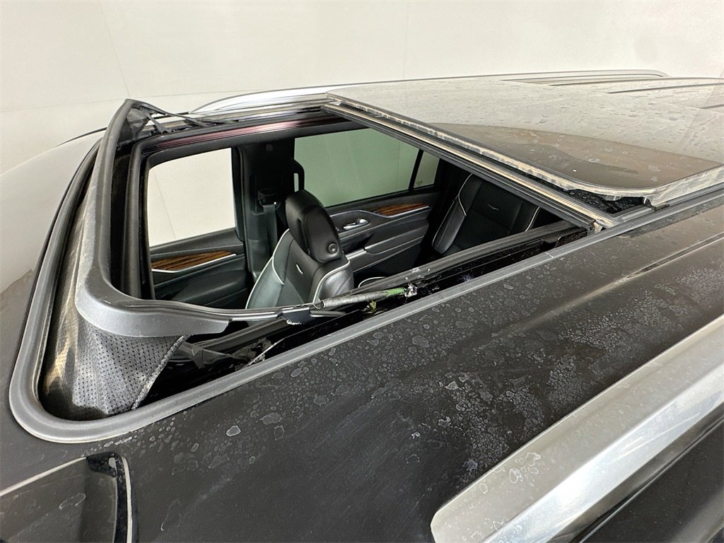 Used 2021 Cadillac Escalade ESV Premium Luxury image 21