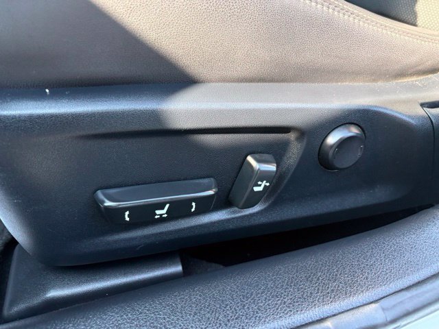 Used 2018 Lexus IS 300 w/ Comfort Package RWD image 28