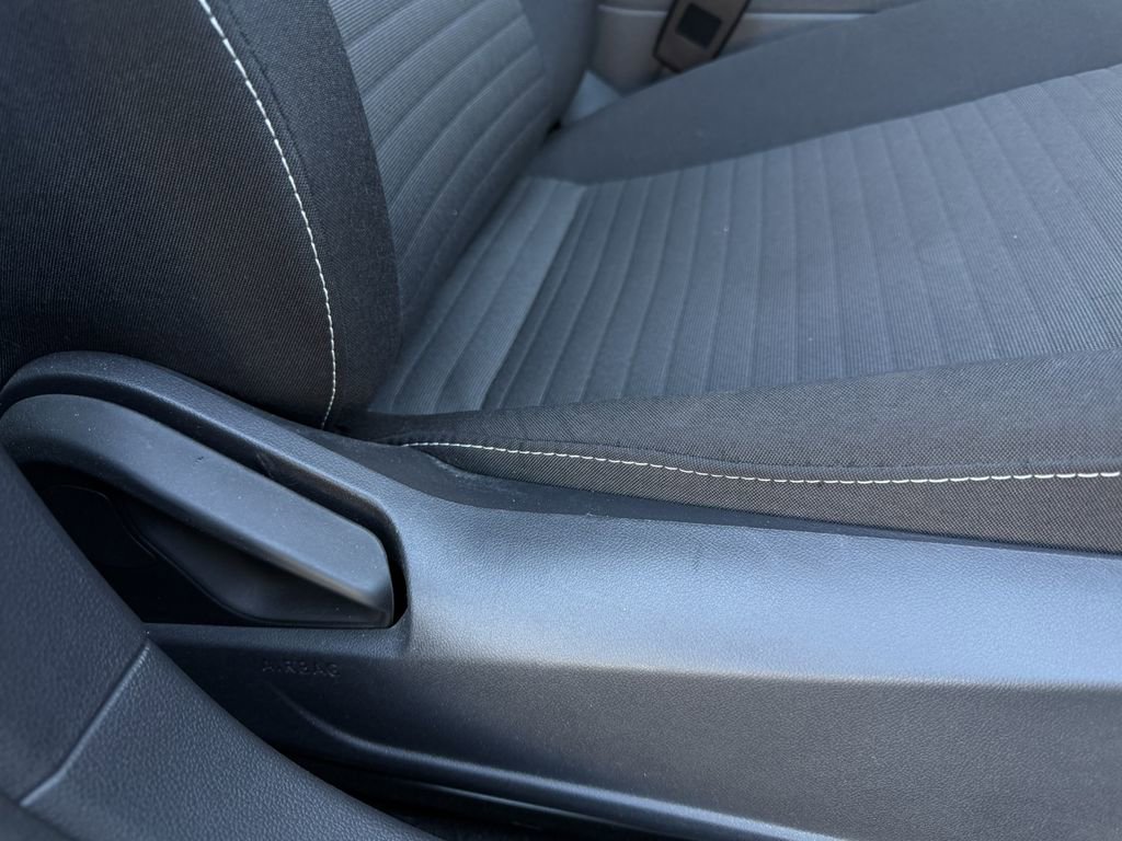 Used 2025 Volkswagen Jetta S image 28