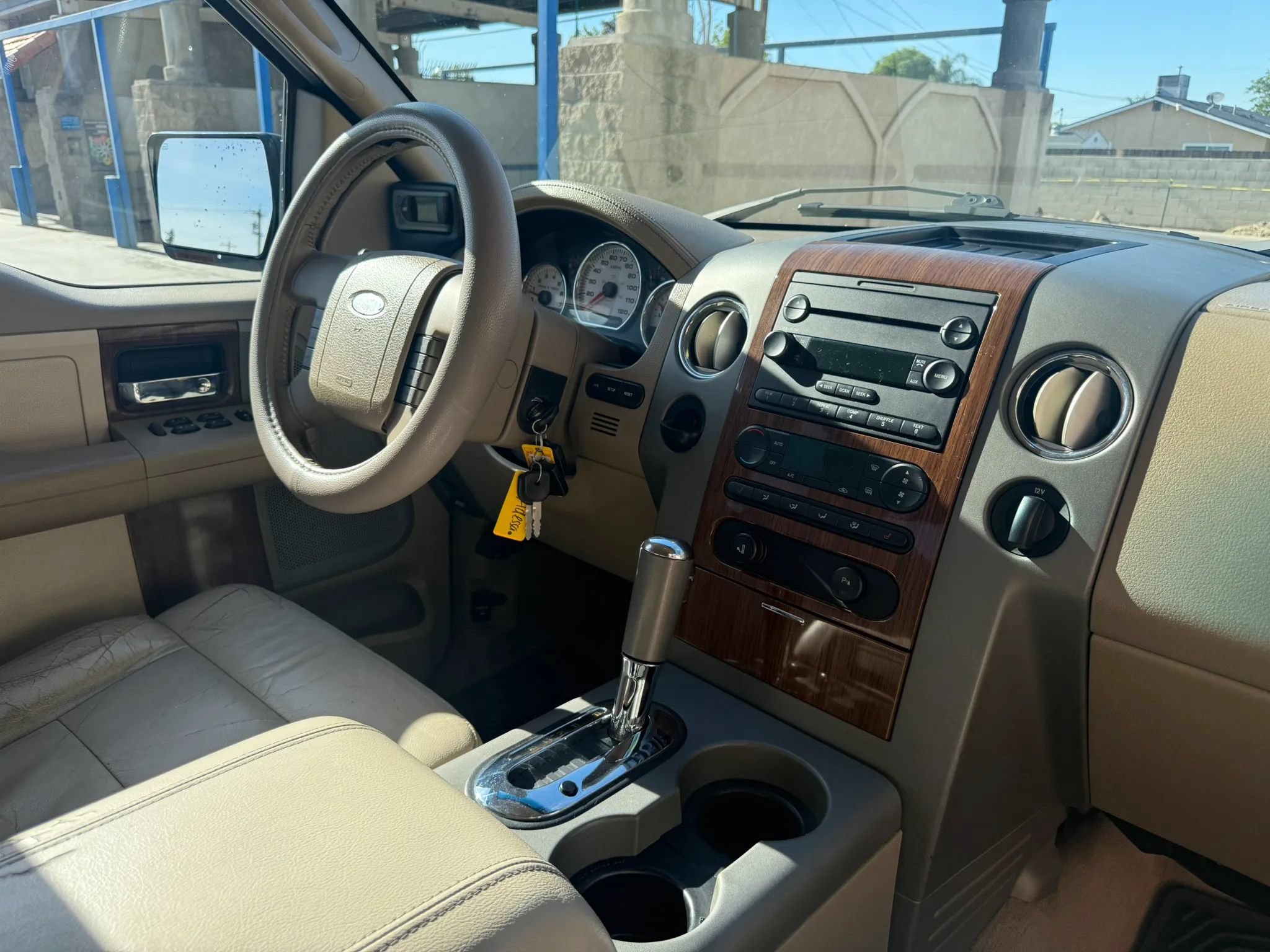 Used 2004 Ford F150 Lariat RWD image 15