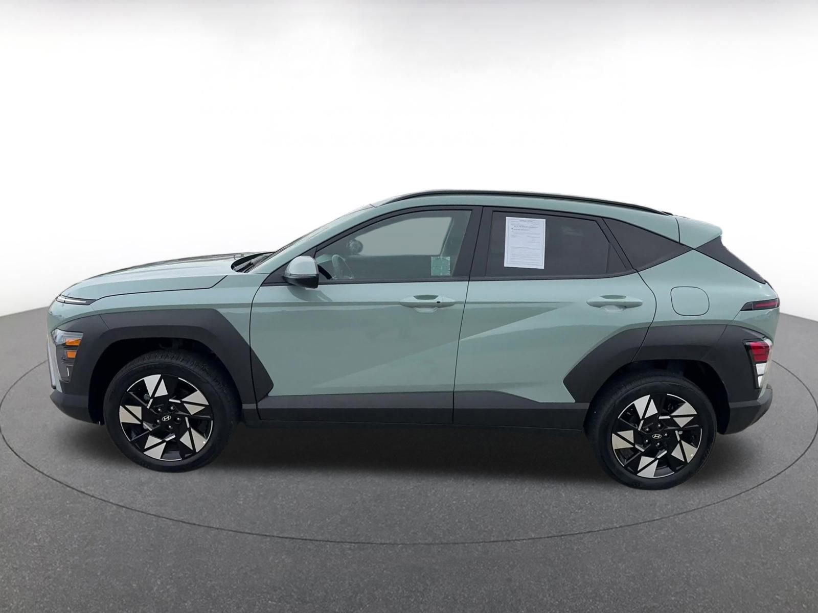 Used 2025 Hyundai Kona SEL image 9