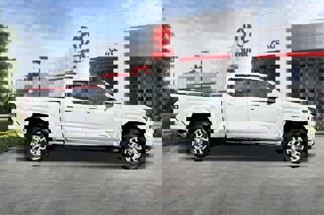 Used 2024 Toyota Tacoma SR5 image 3