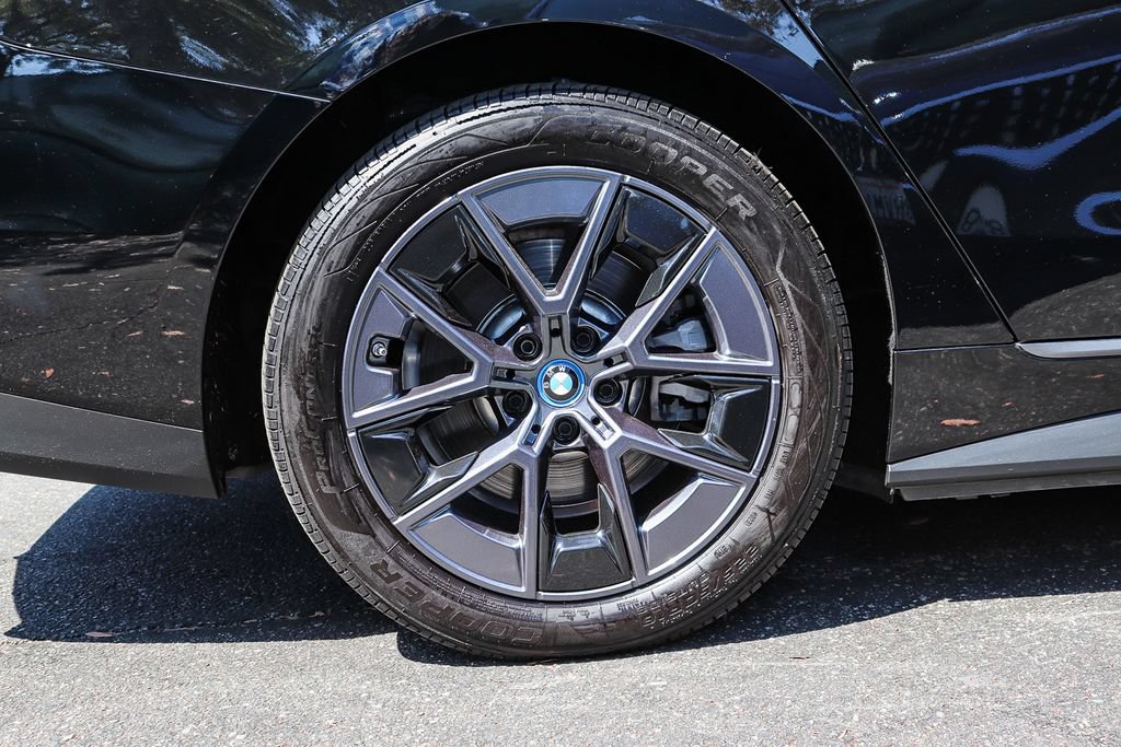 Used 2023 BMW i4 eDrive40 RWD image 8