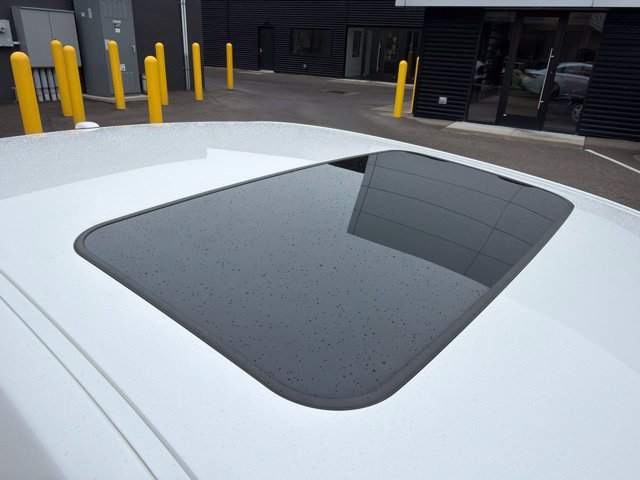 Used 2015 Toyota Avalon XLE Touring FWD image 4
