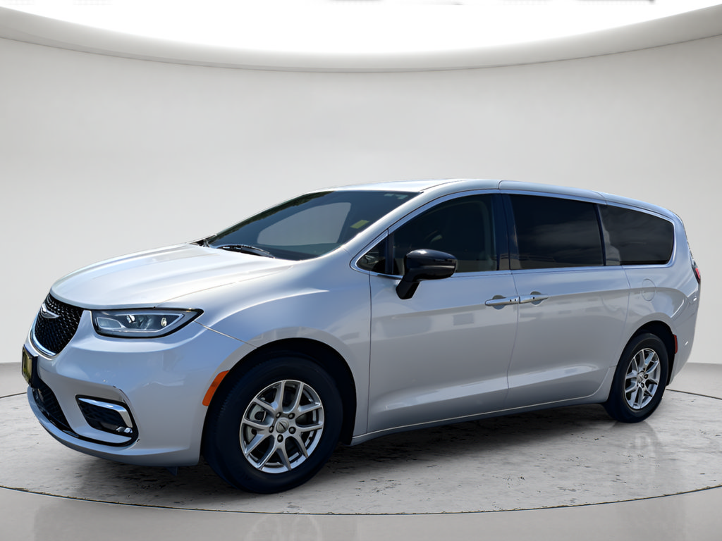 Used 2024 Chrysler Pacifica Touring-L FWD image 14