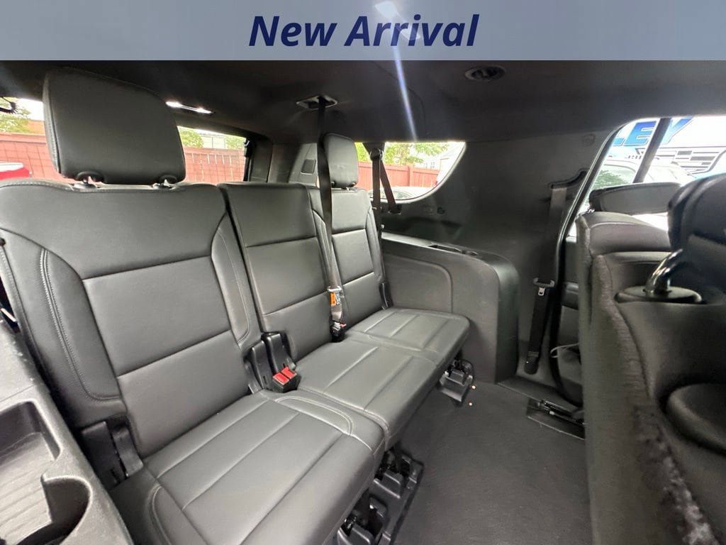 Certified 2025 Chevrolet Suburban Z71 AWD/4WD image 7
