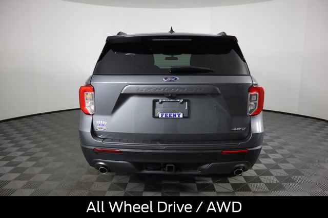 Used 2023 Ford Explorer XLT w/ Equipment Group 202A image 5