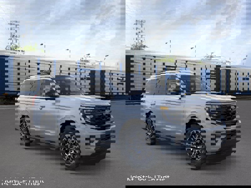 New 2025 Ford Expedition Active image 30