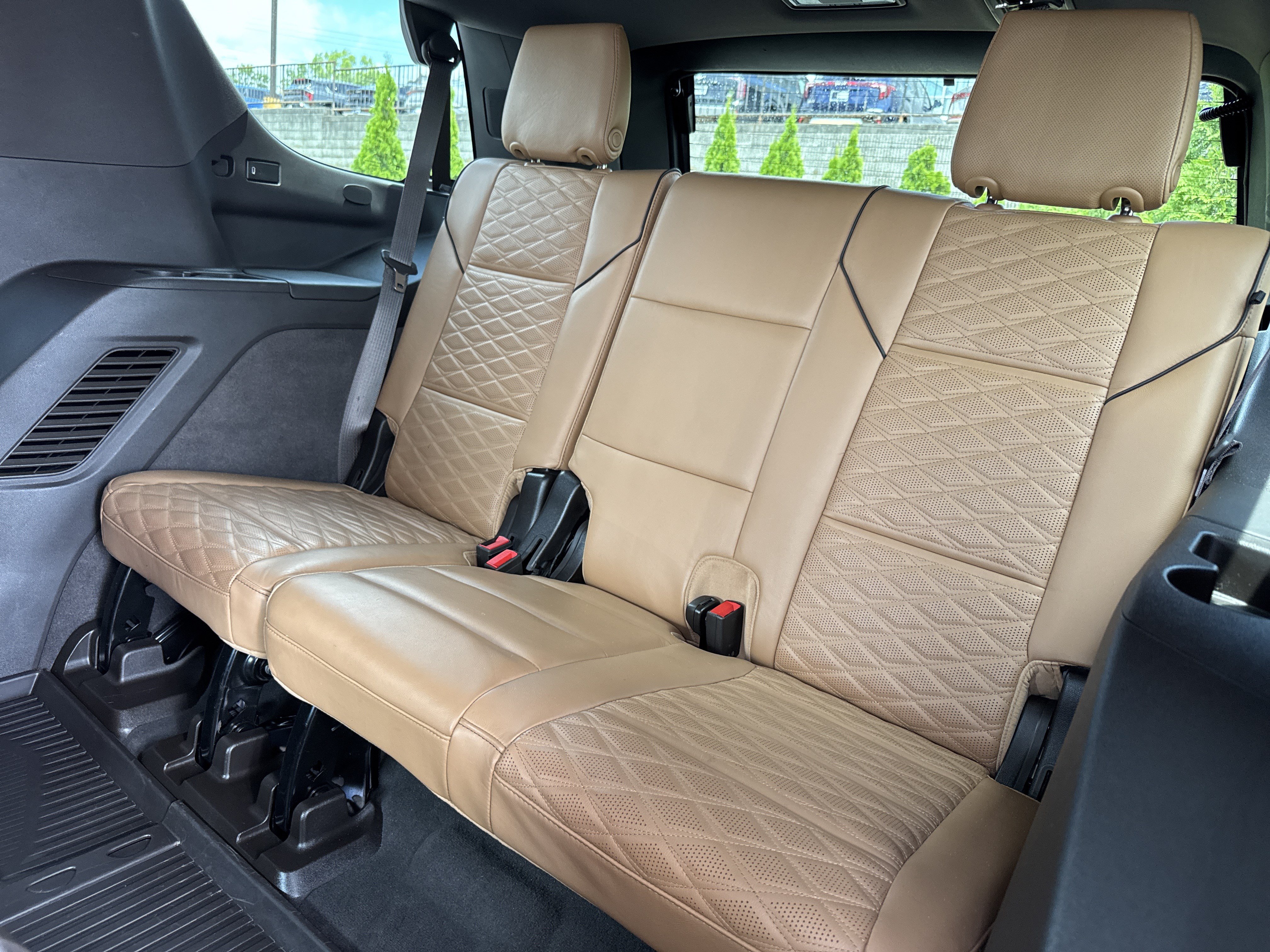 Used 2022 Cadillac Escalade Sport w/ Touring Package AWD/4WD image 35