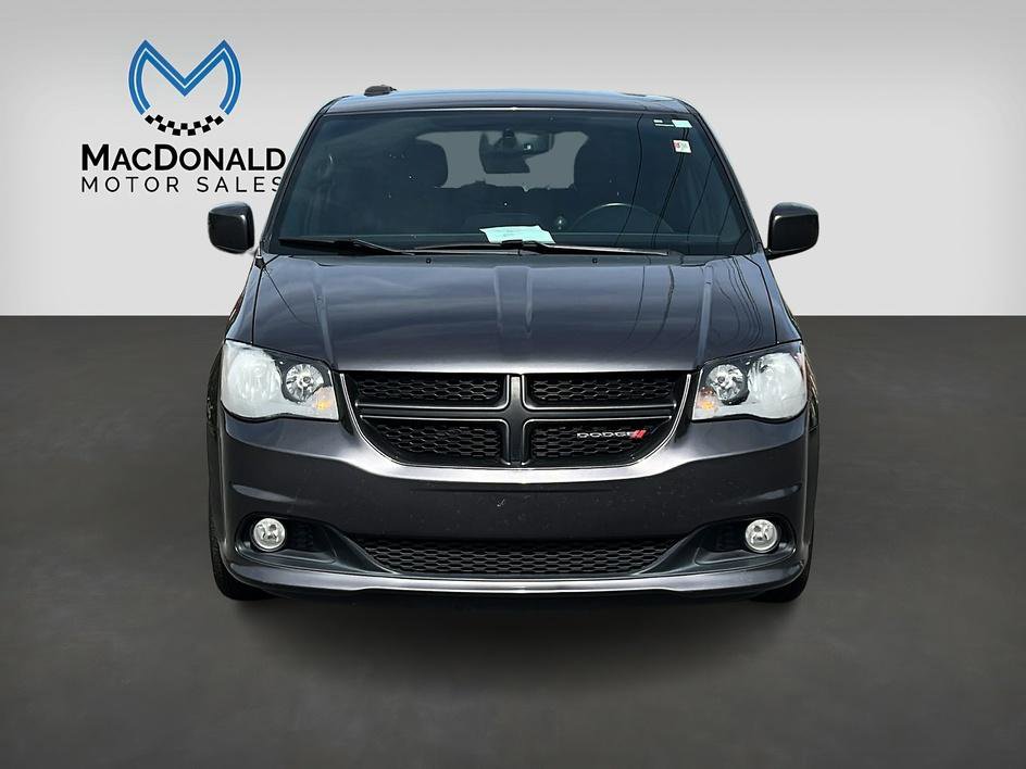 Used 2017 Dodge Grand Caravan GT image 2