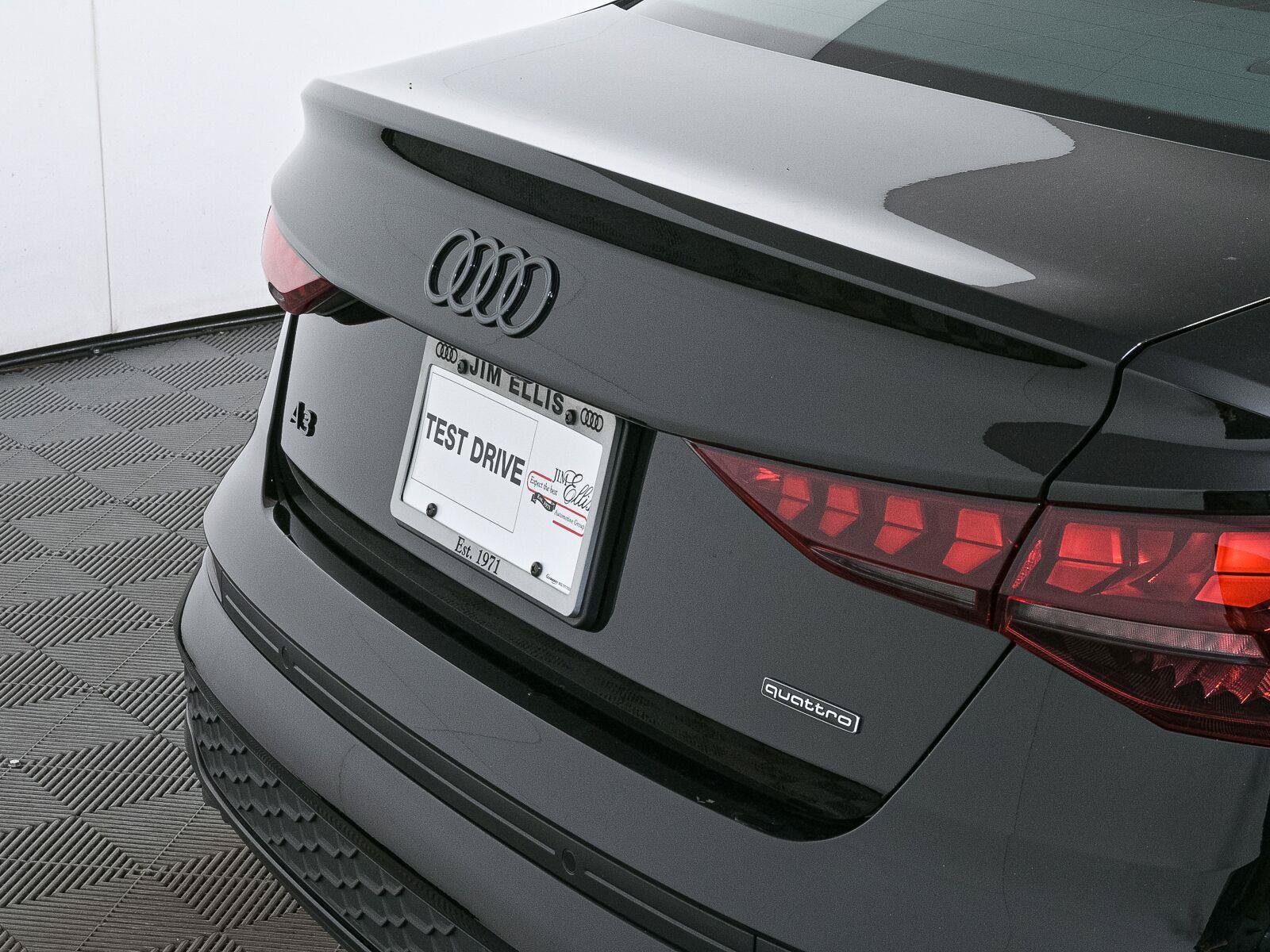 Used 2025 Audi A3 2.0T Premium Plus w/ Premium Plus Package AWD/4WD image 37
