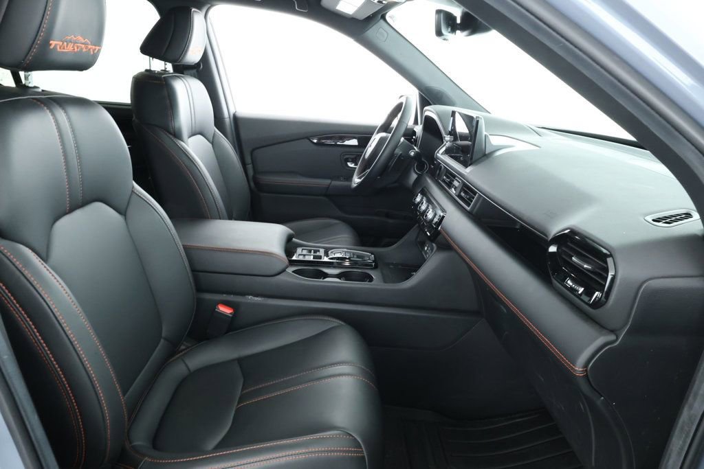 Used 2025 Honda Pilot TrailSport image 23