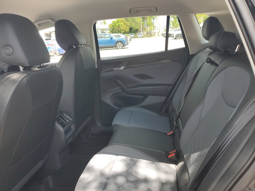 Certified 2026 Volkswagen Tiguan SE FWD image 15