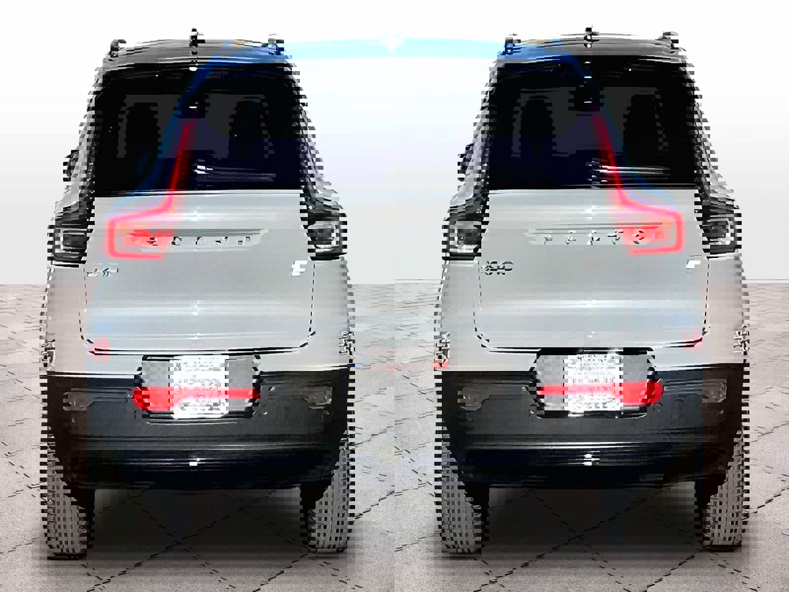 Used 2024 Volvo XC40 Recharge Plus w/ Protection Package Premier image 7