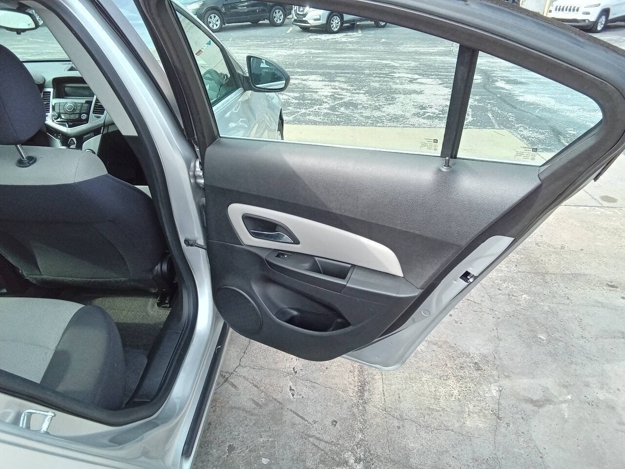 Used 2012 Chevrolet Cruze LS w/ Connectivity Package FWD image 6