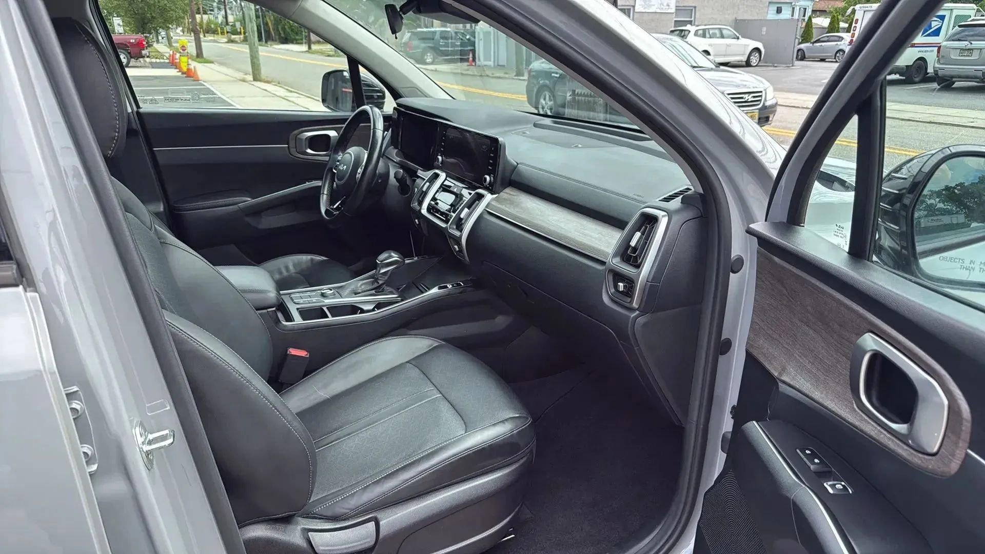 Used 2022 Kia Sorento S w/ Panoramic Sunroof Package image 25