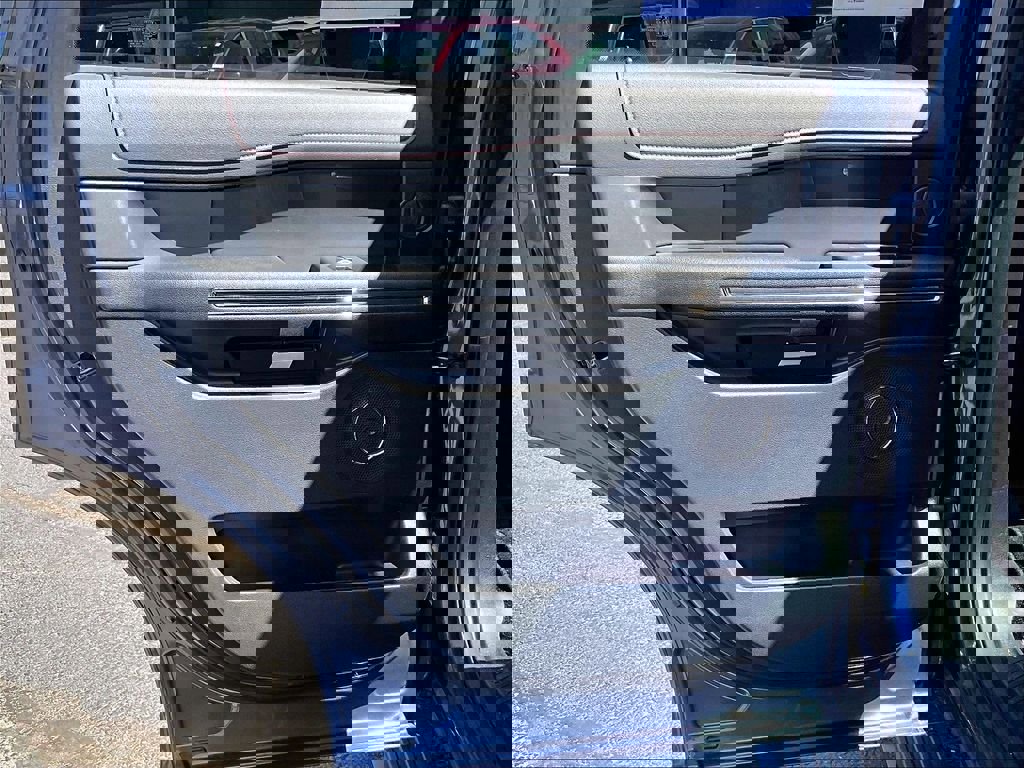 Used 2023 Ford Expedition Limited AWD/4WD image 22