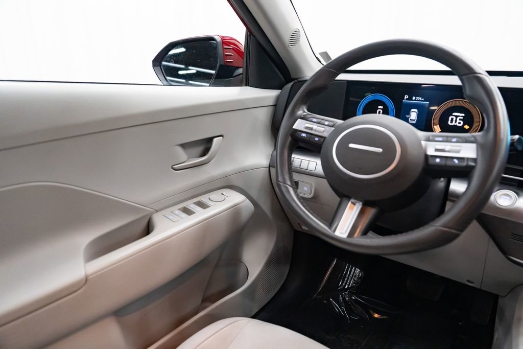 Used 2024 Hyundai Kona SEL image 11