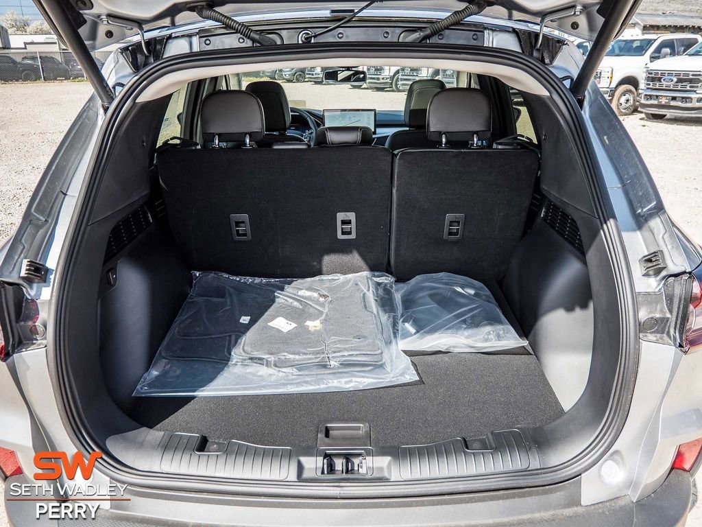 Used 2024 Ford Escape Premium w/ PHEV Premium Package image 5