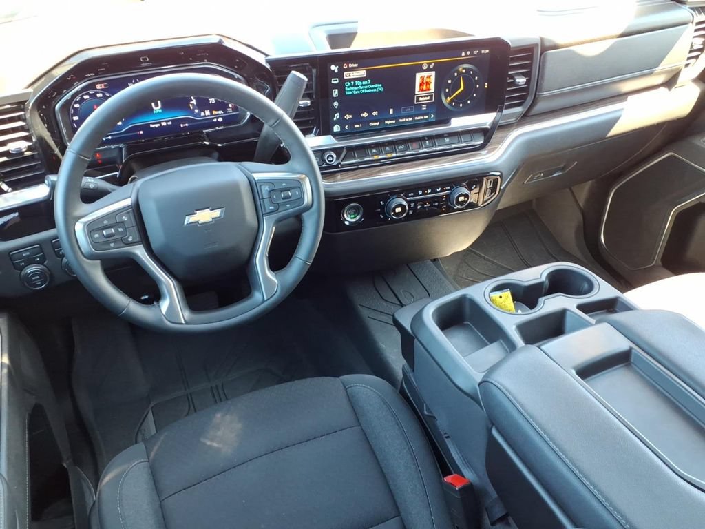 Used 2024 Chevrolet Silverado 1500 LT AWD/4WD image 8