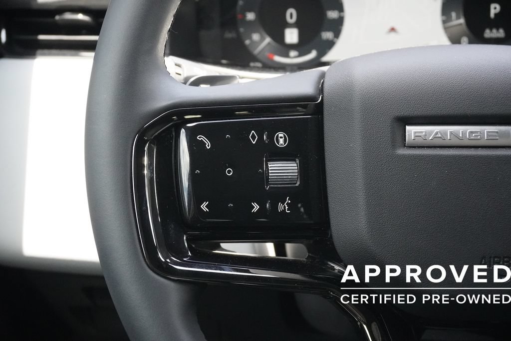 Used 2026 Land Rover Range Rover Evoque Dynamic SE AWD/4WD image 12