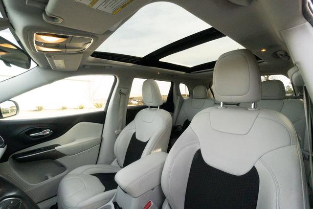 Used 2020 Jeep Cherokee Latitude Plus image 24