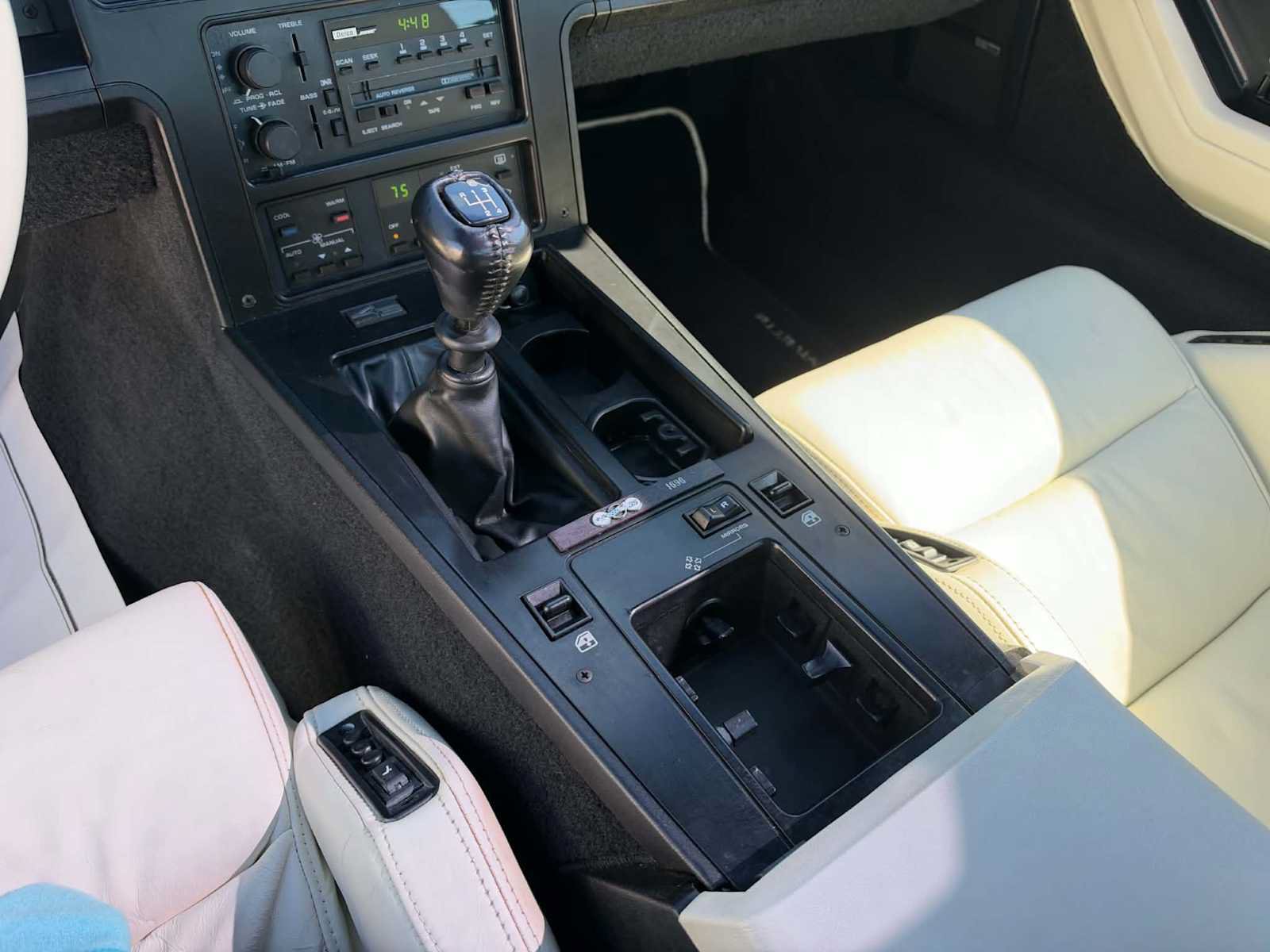 Used 1988 Chevrolet Corvette Coupe RWD image 18