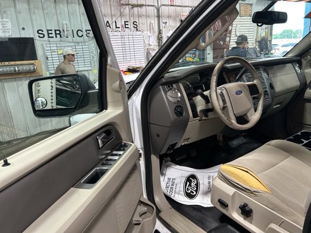 Used 2010 Ford Expedition XLT AWD/4WD image 25