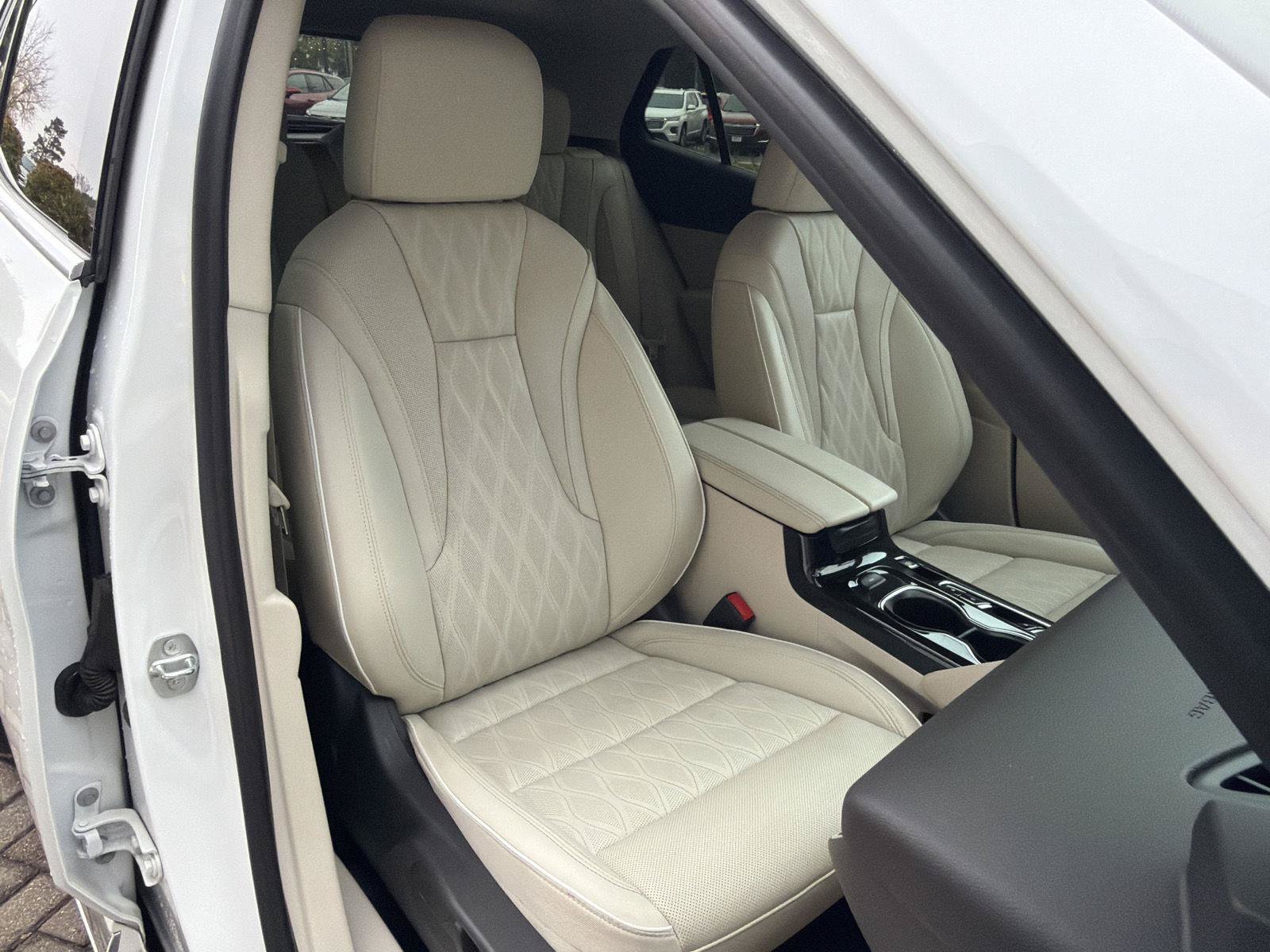 Used 2023 Buick Envision Avenir AWD/4WD image 37
