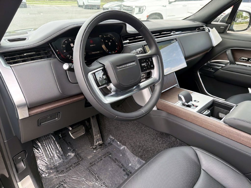 New 2026 Land Rover Range Rover Long Wheelbase SE AWD/4WD image 22