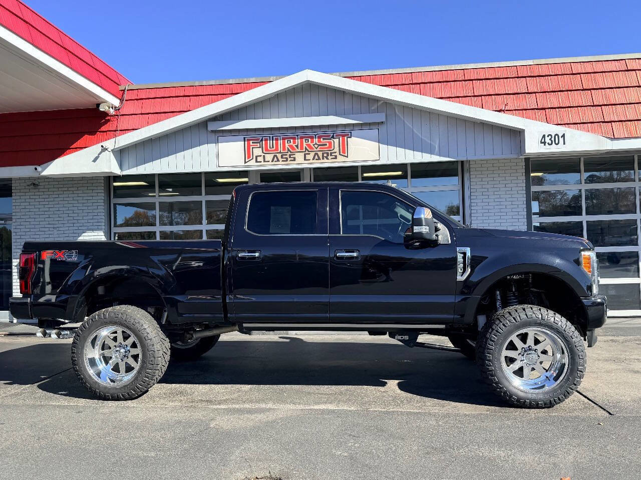 Used 2019 Ford F250 Platinum w/ Platinum Ultimate Package image 2