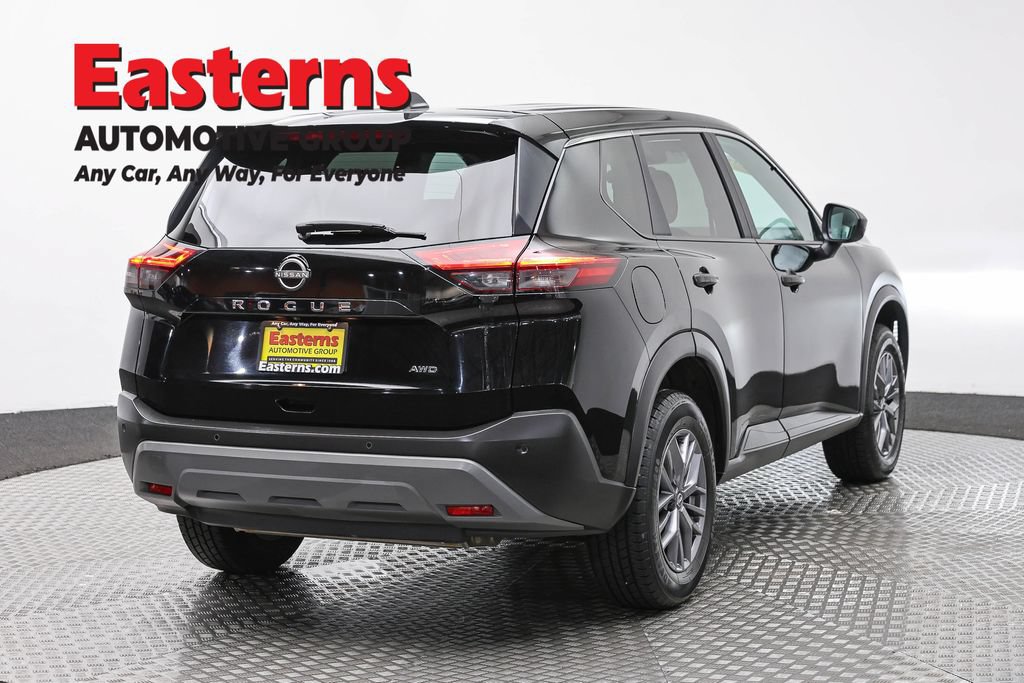 Used 2023 Nissan Rogue S AWD/4WD image 5