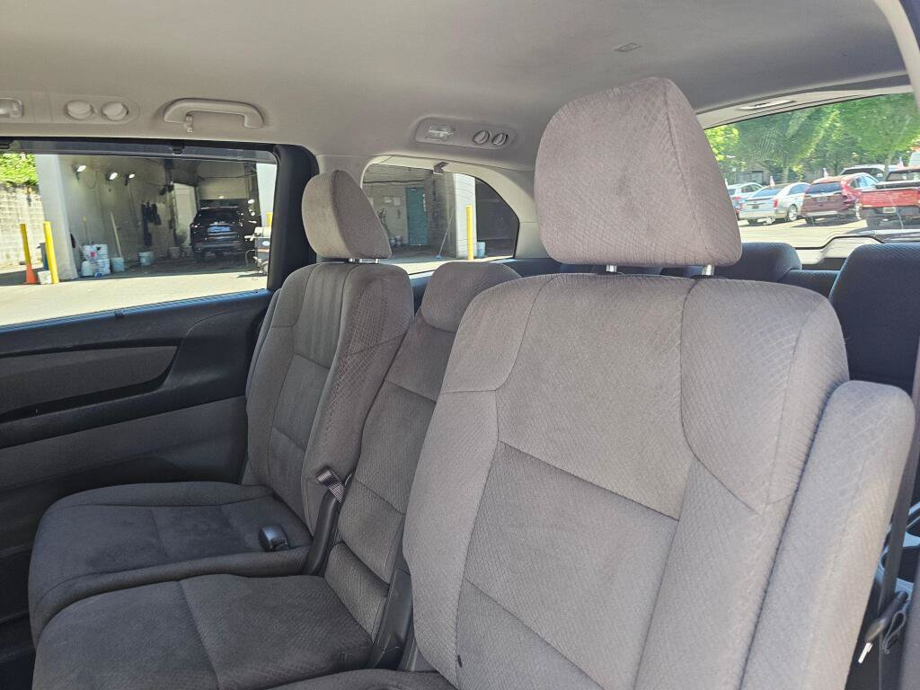 Used 2017 Honda Odyssey SE image 19