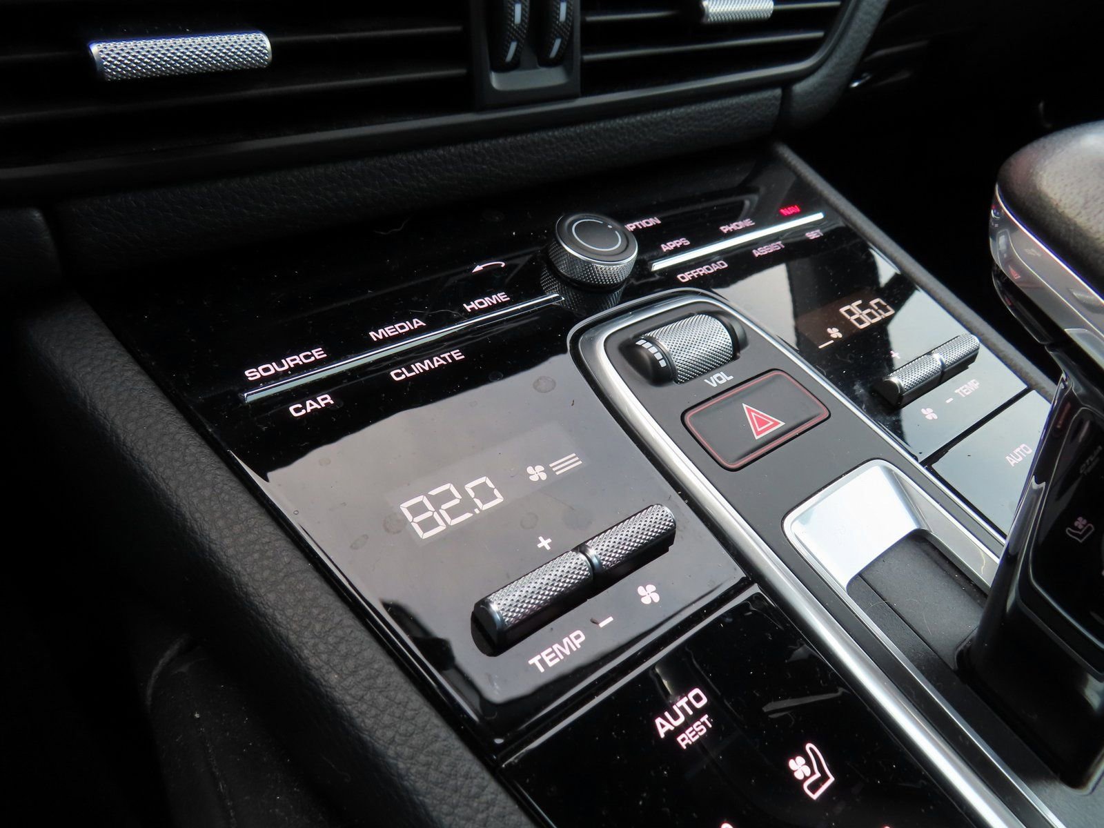 Used 2021 Porsche Cayenne Coupe image 25